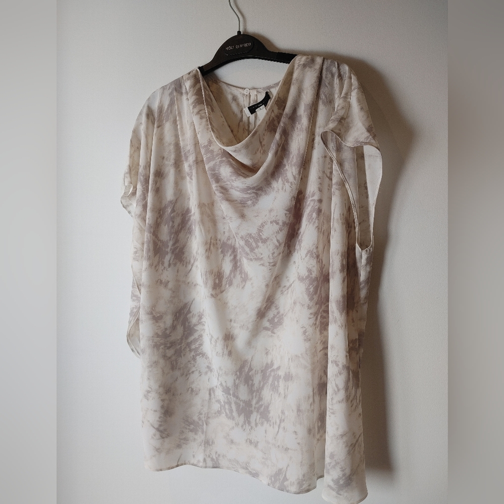 Halston Blouse Size XXL New with Tags